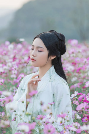性爱时湿润多汁的女性
